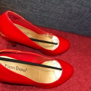 Red pumps